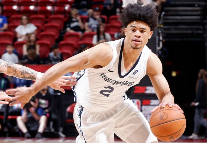 棋牌游戏-灰熊控卫被售裁球迷观众失望心有多干(当年灰熊的防守)